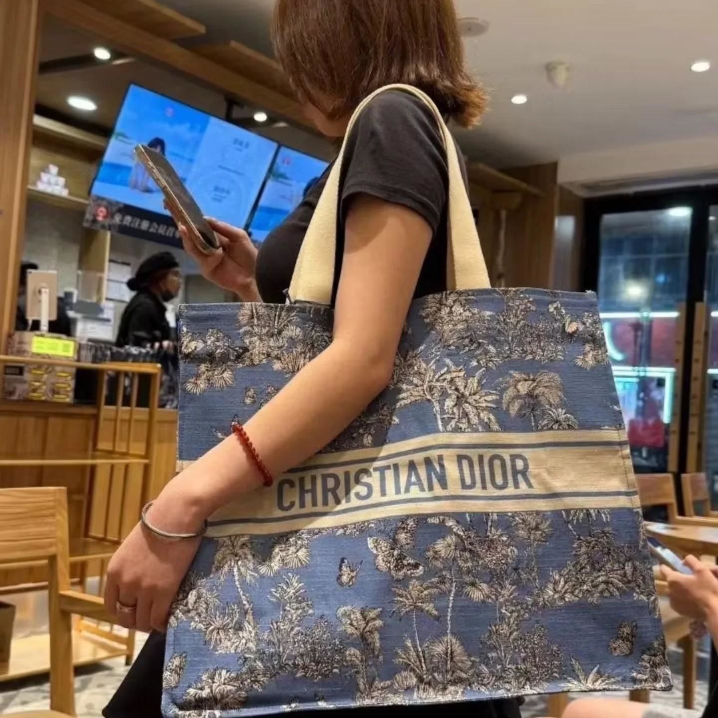 กระเป๋าสะพาย Dior Riviera Blue Tote Bag 2025