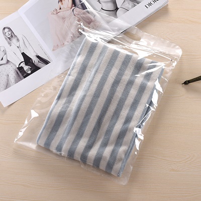 ถุงซองพลาสติกใสขอบมนแบบมีซิปรูด 28x42 cm. แพ็ค50ชิ้น :005447
