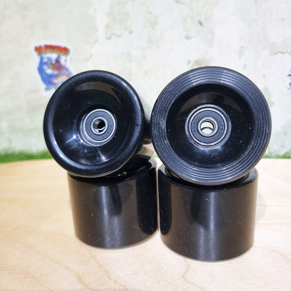 [0316] ชุดสุดคุ้ม ล้อสเก็ตบอร์ด65x50mm 78A 4ล้อ ชุดsetting ลูกปืน Abec11 ยาง3mm ชุดน็อต และ Skatetool
