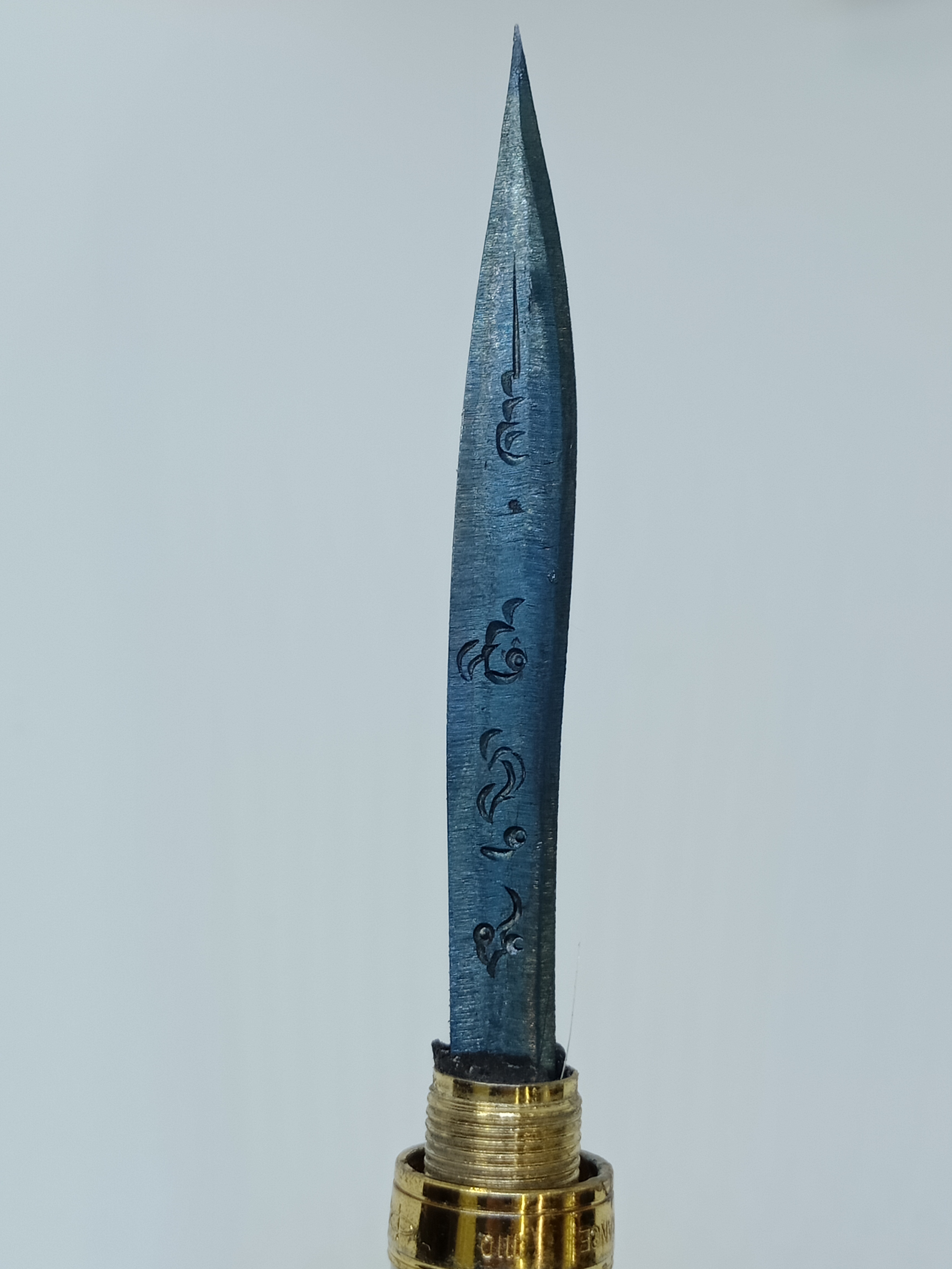 มีดกริกปากกา