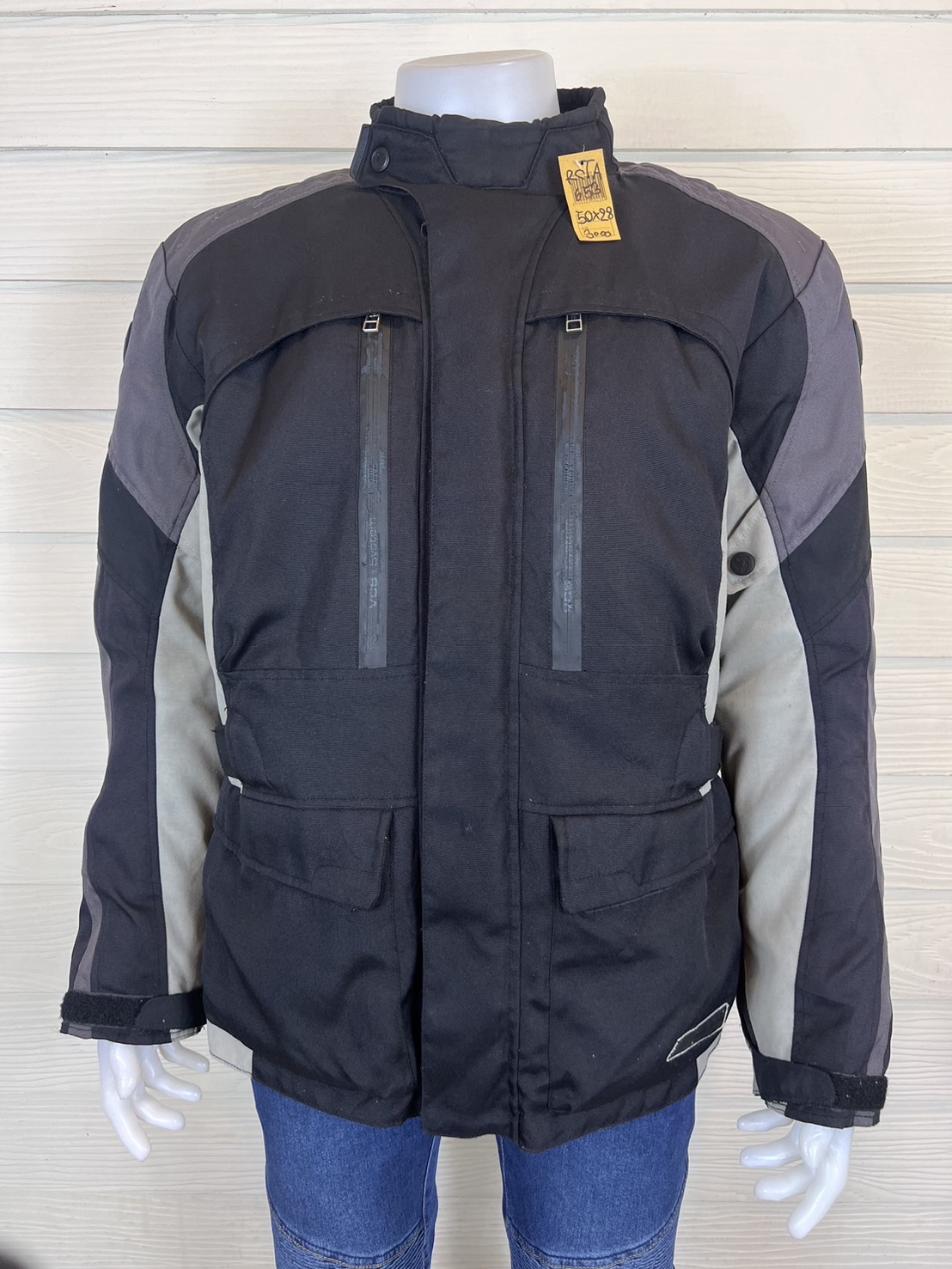 เสื้อขี่มอเตอร์ไซด์( มือสอง) CTA 481 : อก 50" ยาว 28" (XL) Re’vit