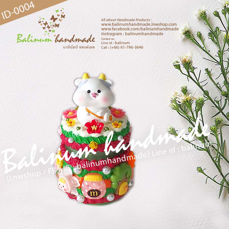 เคสยาดม DIY โมเดล 12 ปีนักษัตรปีฉลู(ปีวัว) ยาดมสมุนไพรตราหงส์ไทย (กระปุกสีเขียว 40g.) งานเคส DIY โดย บาลีนัมป์แฮนด์เมด ลงสีมงคลตามปีเกิด 12 นักษัตรช่วยเสริมดวงให้ราบรื่น เป็นงานเรซิ่นแท้100% เป็นยาดม/ตั้งโชว์ตกแต่งบ้าน/เป็นของสะสม ของขวัญ ของฝาก ของชำร่วย ขาว,แดง (White,Red)