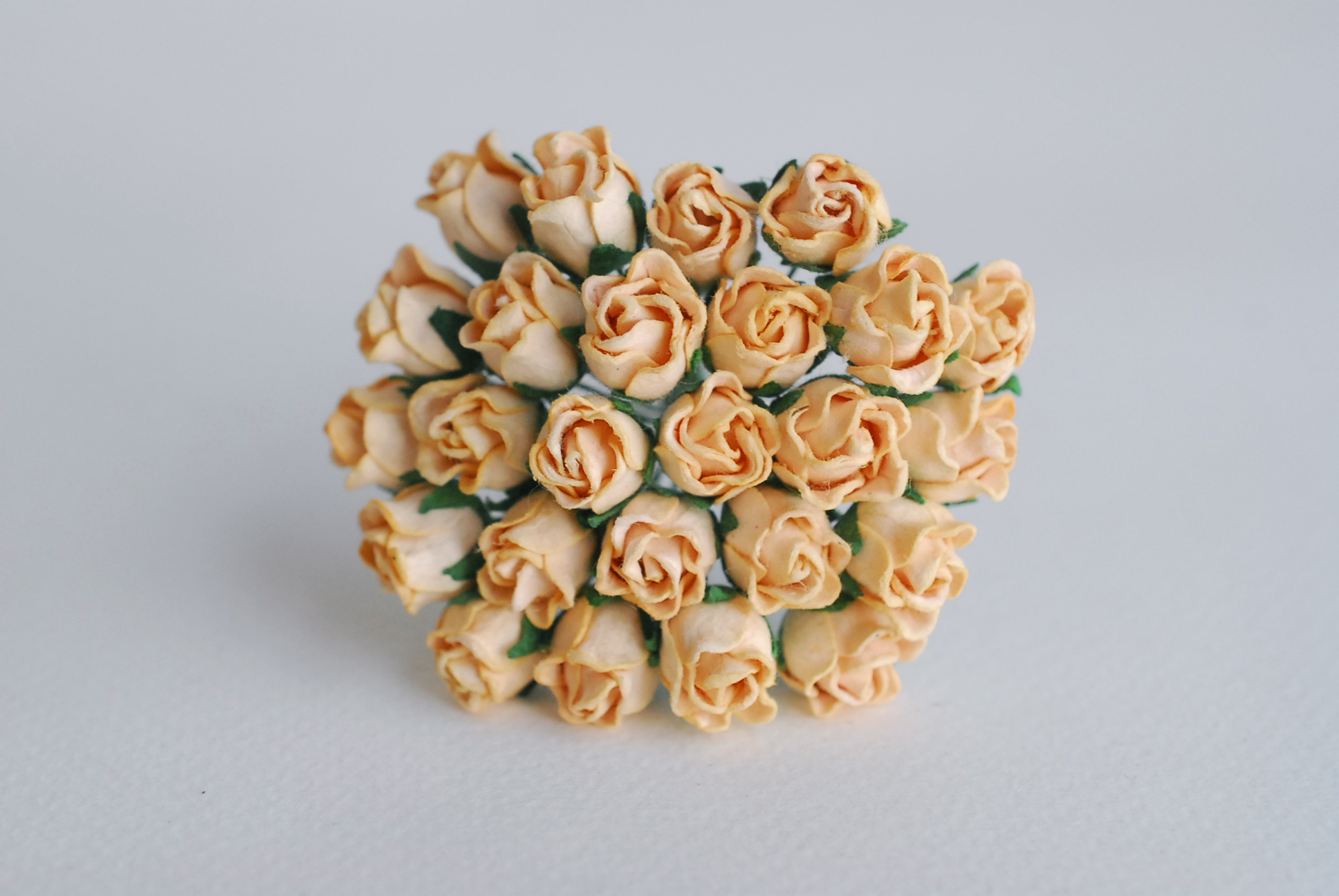 ดอกไม้กระดาษสา ดอกไม้กระดาษสา จตุจักร งานประดิษฐ์ ดอกไม้ทำข้อมือเพื่อนเจ้าสาว แต่งงาน, ดอกกุหลาบตูม 0.8x1 cm. 25 ดอก สีเบจ paper flowers, budding roses flower 0.8x1 cm. 25 pieces beige color.