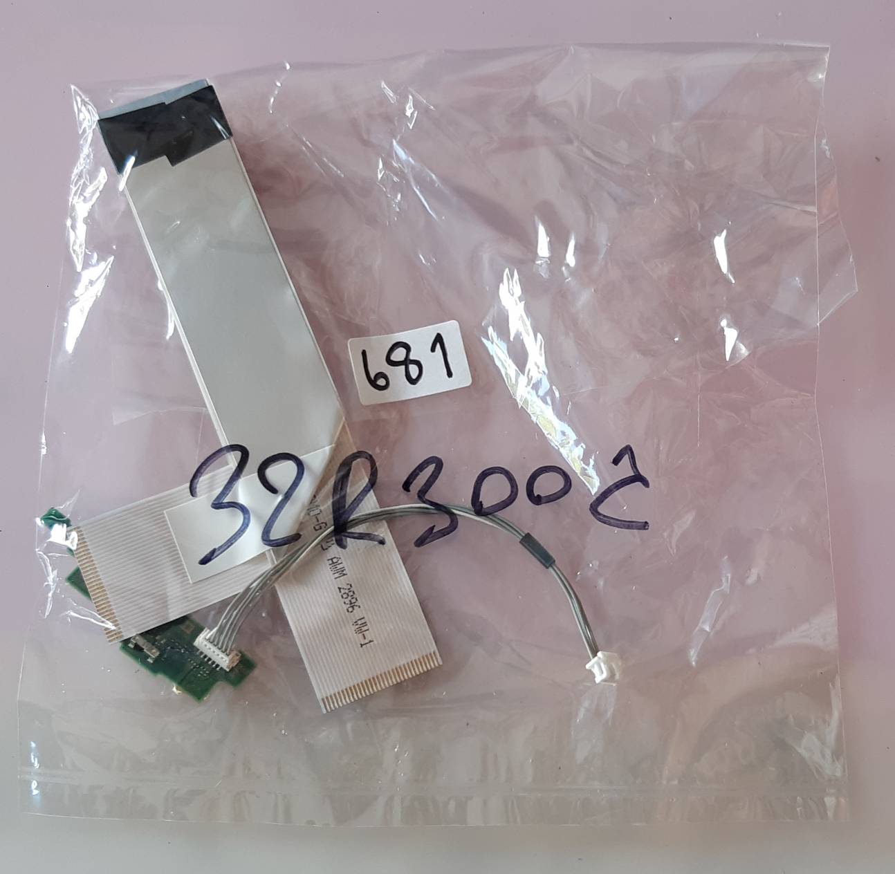ชุดสายแพร 681 SONY 32R300C