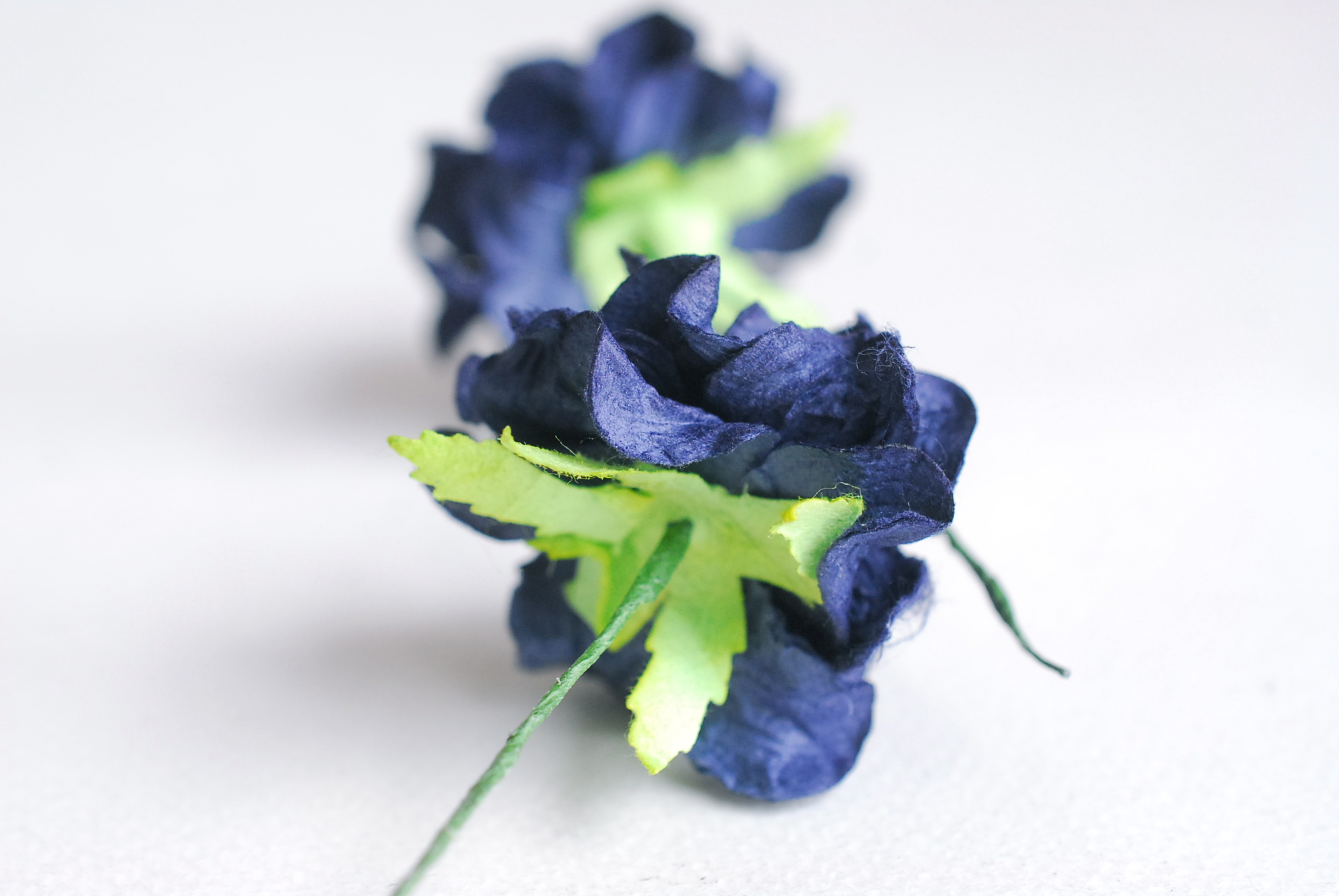 ดอกไม้กระดาษสา ราคาส่ง, ดอกการเดนเนียกระดาษสา ดอกไม้ประดิษฐ์ ตกแต่งงานแต่งงาน ประดิษฐ์ข้อมือเพื่อนเจ้าสาว ขนา่ด 3.5 cm., สำหรับของชำร่วย, งานแต่งงาน, ดอกไม้ทำข้อมือเจ้าสาว สีน้ำเงินกรมท่า จำนวน 25 ดอก Paper flower,25 Pieces mulberry gardenia flowers suppl