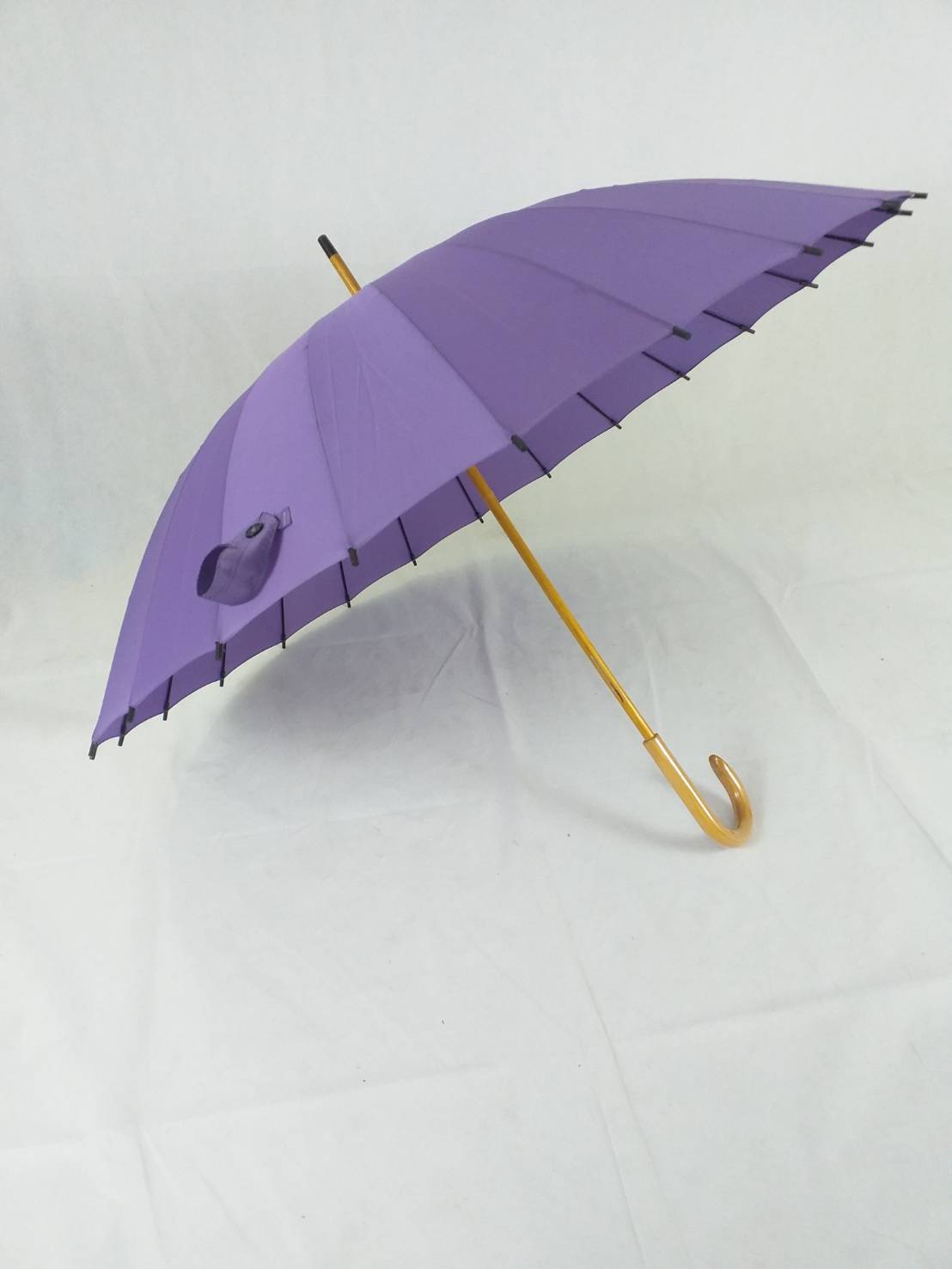 ร่มยาว 24 นิ้ว แกนไม้ ด้ามไม้ ซี่เหล็ก 24 ซี่ สีสวยสดใส มีให้เลือก 2 สี ชิ้น SKU-00336 2020-06-15 11:50:09 2023-10-24 14:33:47