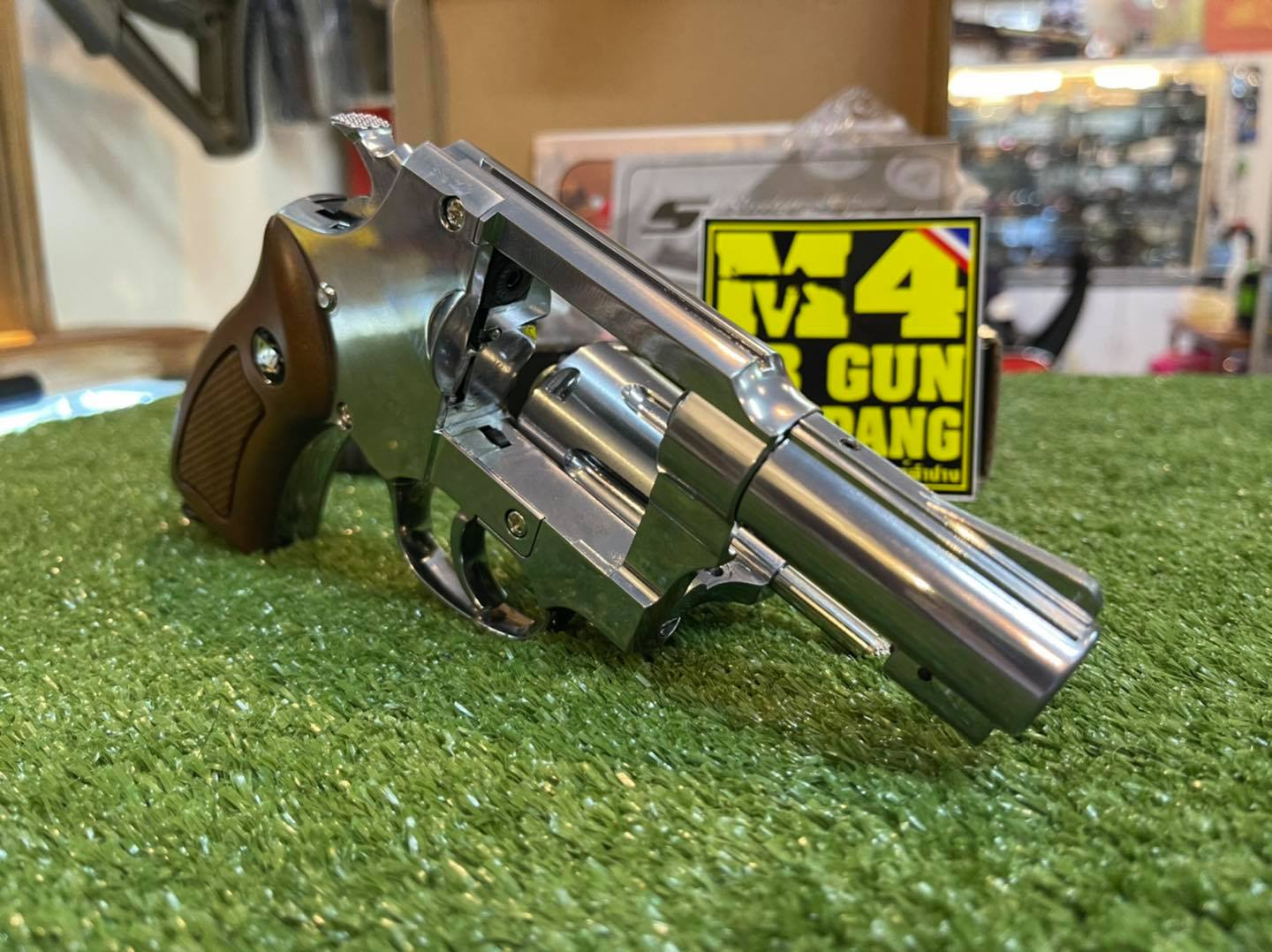 Wingun 731 2.5 นิ้ว ปืนลูกโม่ Co2 – สีเงินด้ามลายไม้