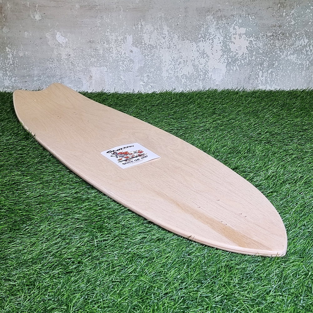 [0301] บอร์ดไม้ surf skate ขนาด 32" แผ่นเรียบ มีเทลหลัง เจาะ6รู เล่นง่าย คล่องตัว
