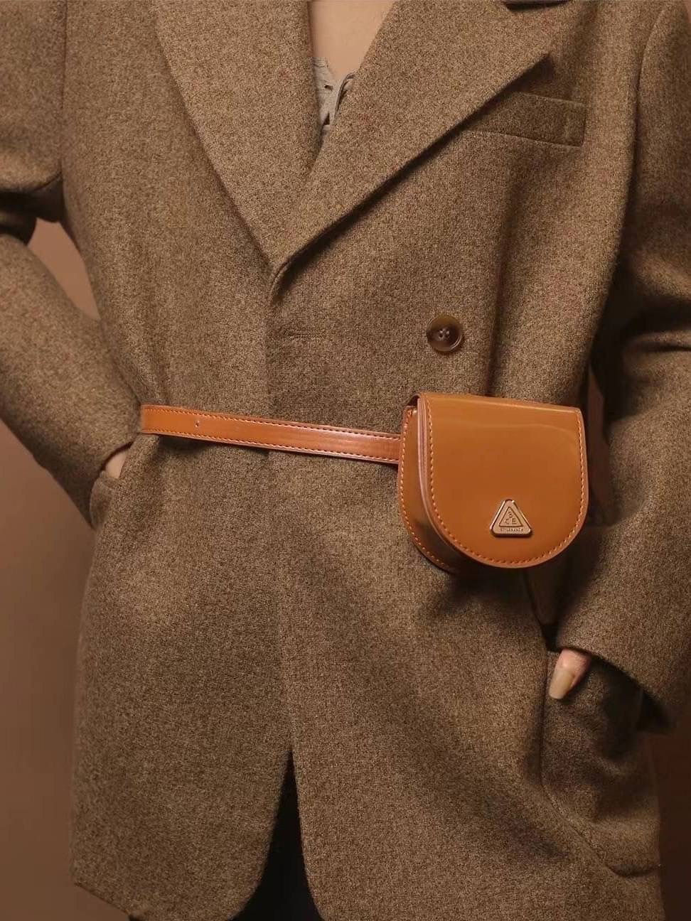 กระเป๋าคาดเอว 3ce - Belt Bag สีน้ำตาล