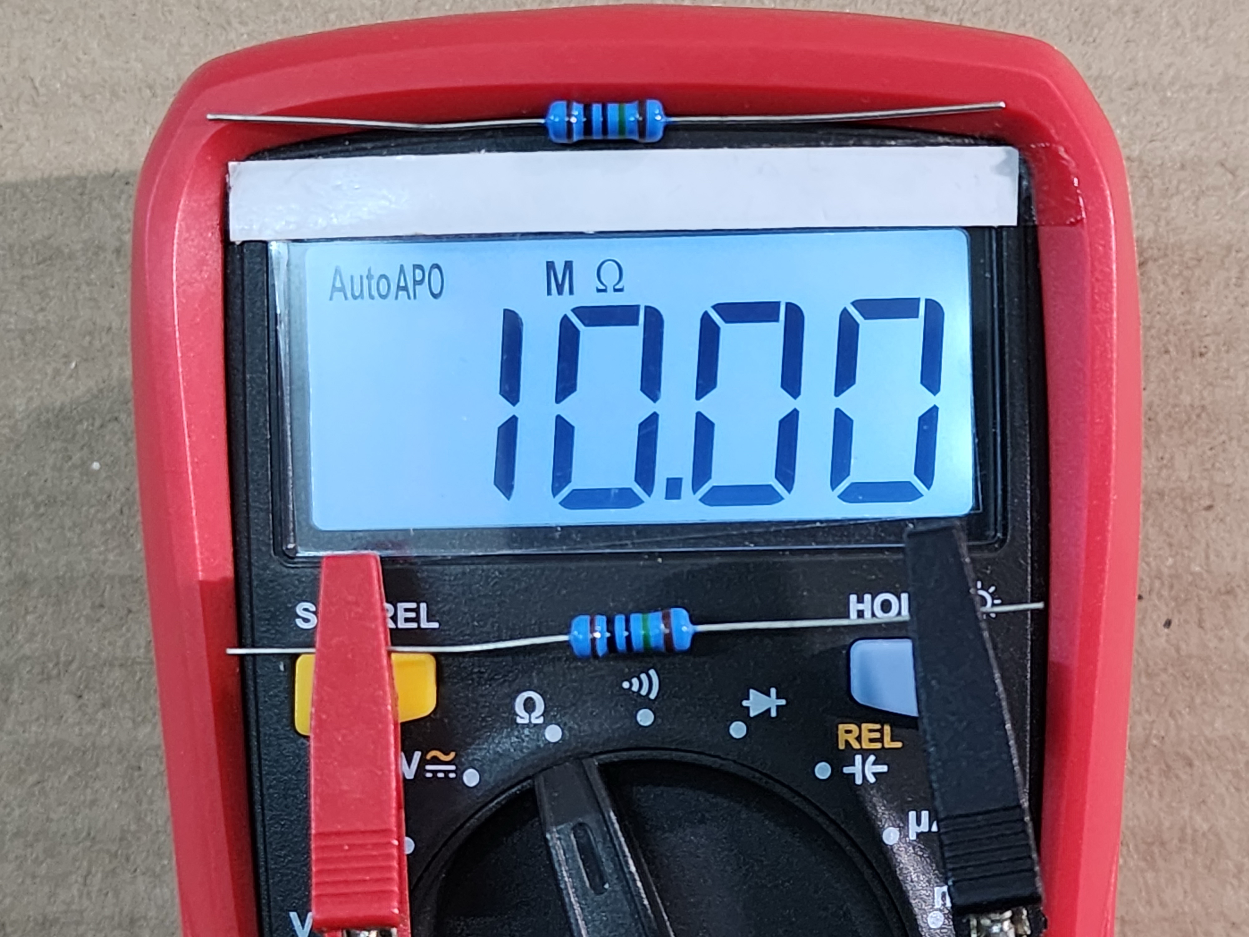 ตัวต้านทาน 10M Ohm ±1% 5 แถบสี มีสีอะไรบ้าง ?