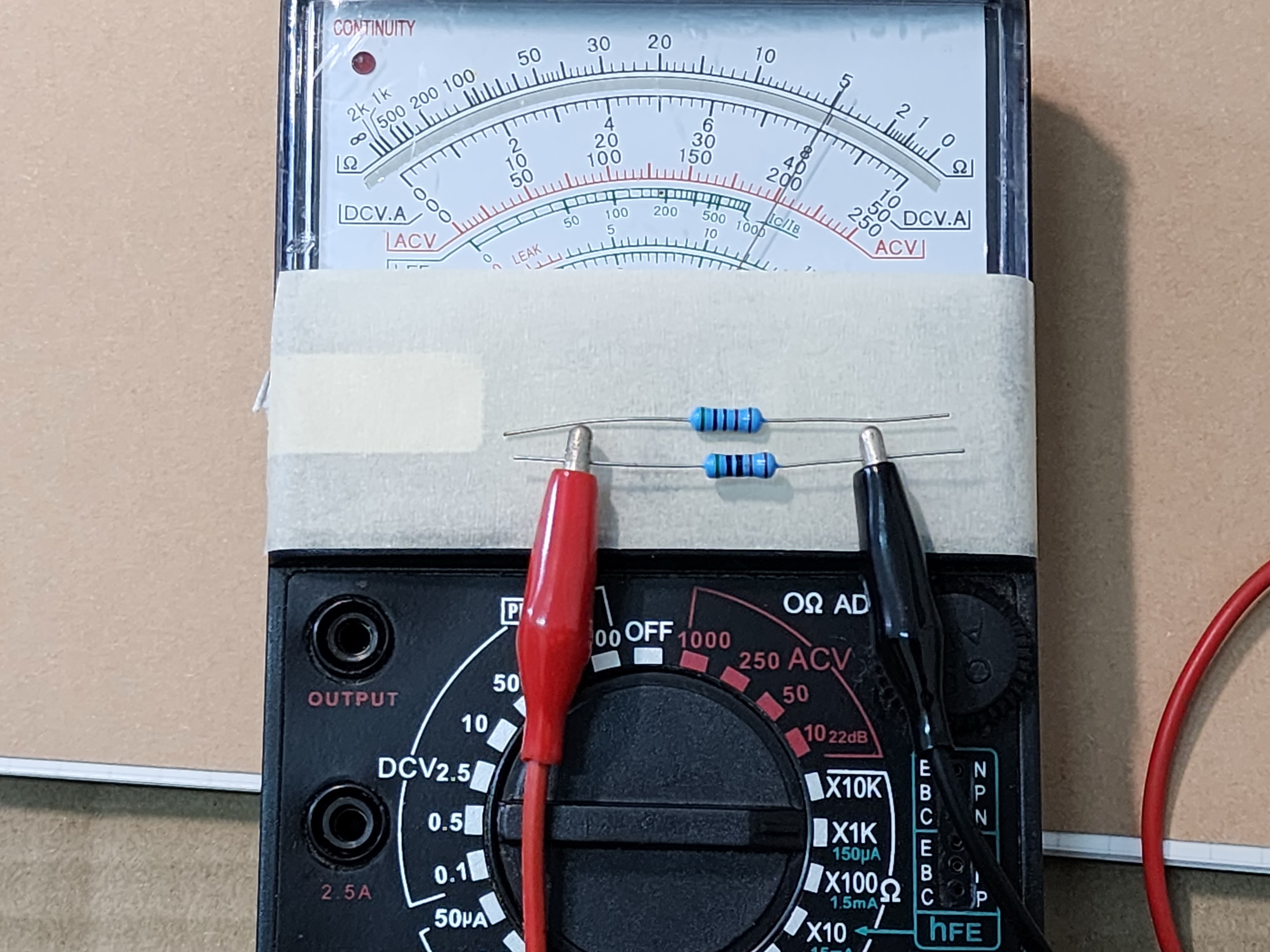 ตัวต้านทาน 5K Ohm 5 แถบสี มีสีอะไรบ้าง ตามรูปอ่านค่าได้กี่โอห์ม