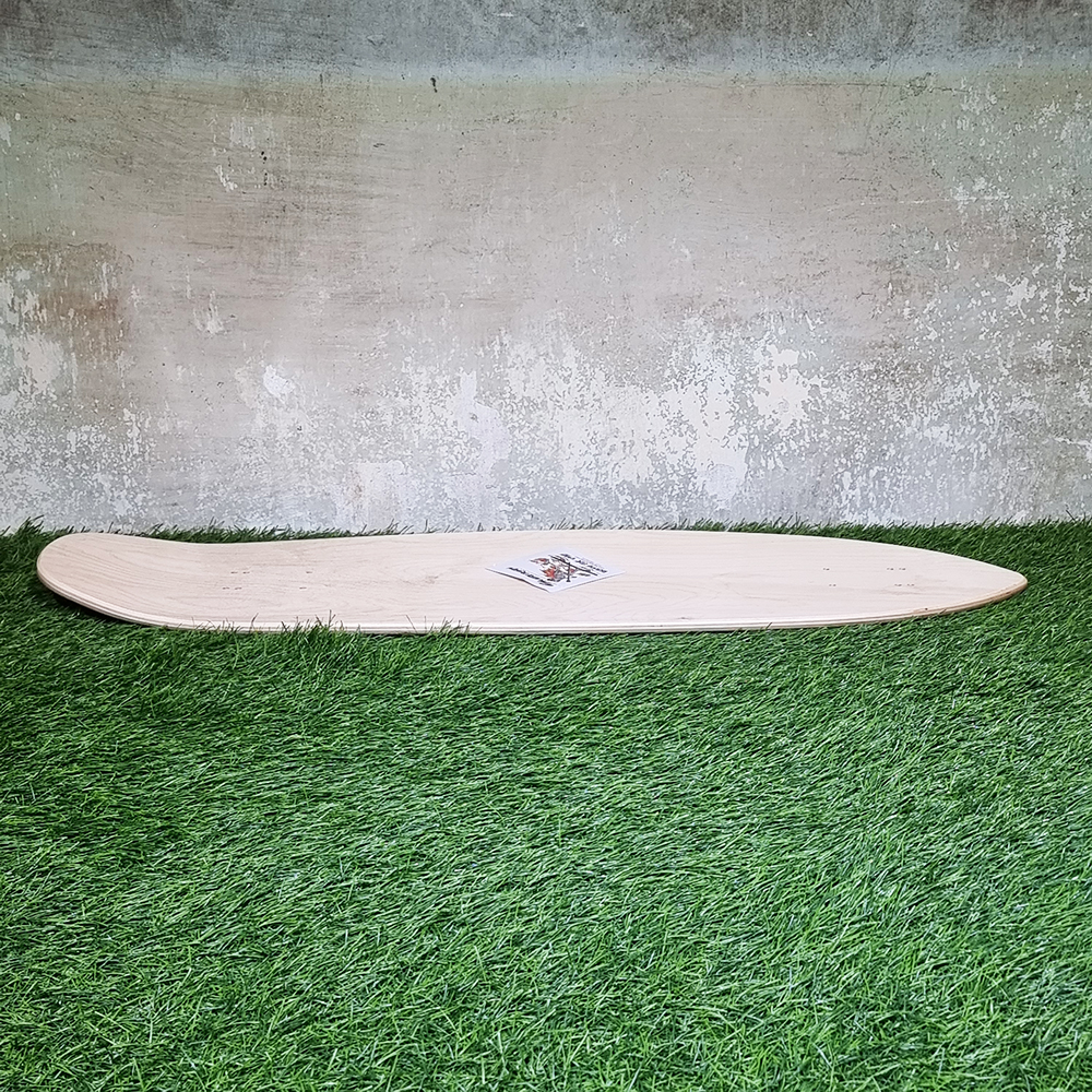 [0301] บอร์ดไม้ surf skate ขนาด 32" แผ่นเรียบ มีเทลหลัง เจาะ6รู เล่นง่าย คล่องตัว