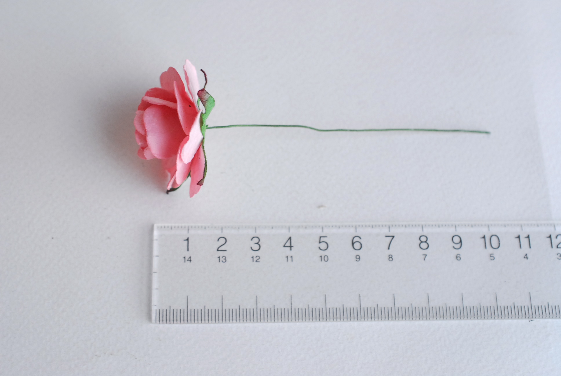 ดอกไม้กระดาษสา ดอกกุหลาบกระดาษสา ดอกไม้กุหลาบ ดอกไม้ประดิษฐ์ สำหรับตกแต่ง หรืองานแต่งงาน สีชมพูพีช color code #123 ขนาด 3.5 cm. จำนวน 25 ดอก Paper flowers, handmade flowers, small roses paper size 3.5 cm. 25 pieces, pink peach color.