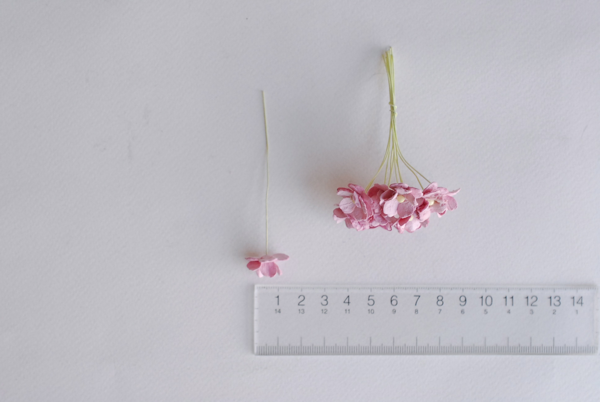 ดอกไม้กระดาษสา ราคาส่ง, ดอกไฮเดรนเยียกระดาษสา ดอกไม้ประดิษฐ์ ตกแต่งงานแต่งงาน ประดิษฐ์ข้อมือ เพื่อนเจ้าสาว ขนา่ด 1.5 cm., สำหรับของชำร่วย, งานแต่งงาน, ดอกไม้ทำข้อมือเจ้าสาว สีชมพูตุ่น จำนวน 100 ดอก Paper flower,100 Pieces mulberry hydenyia, maroon pink co