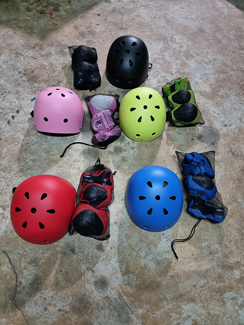 [0101] ชุดสนับ และ หมวกกันน็อค สำหรับเด็ก 15-40kg skateboard surfskate rollerskate สนับเด็ก ชุดป้องกันเด็ก