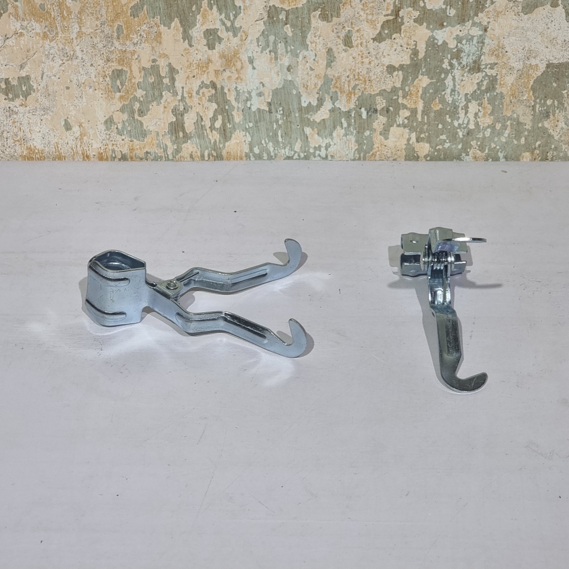 [1200] ขาหนีบเสา จับเสาเต็นท์ เสาฟรายชีท แหขวนของได้2ขา ทิชชู่ ไฟ ขยะ อื่นๆ