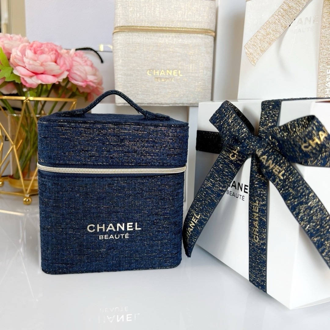 กระเป๋าเครื่องสำอาง Chanel Beaute Makeup Box VIP Bag Collection 2023 ทรงกล่องลูกบาศก์