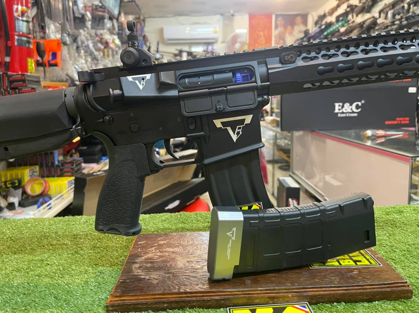 E&C 854 S2 : John Wick2 TTI TR-1 Keymod 9" บอดี้โลหะ