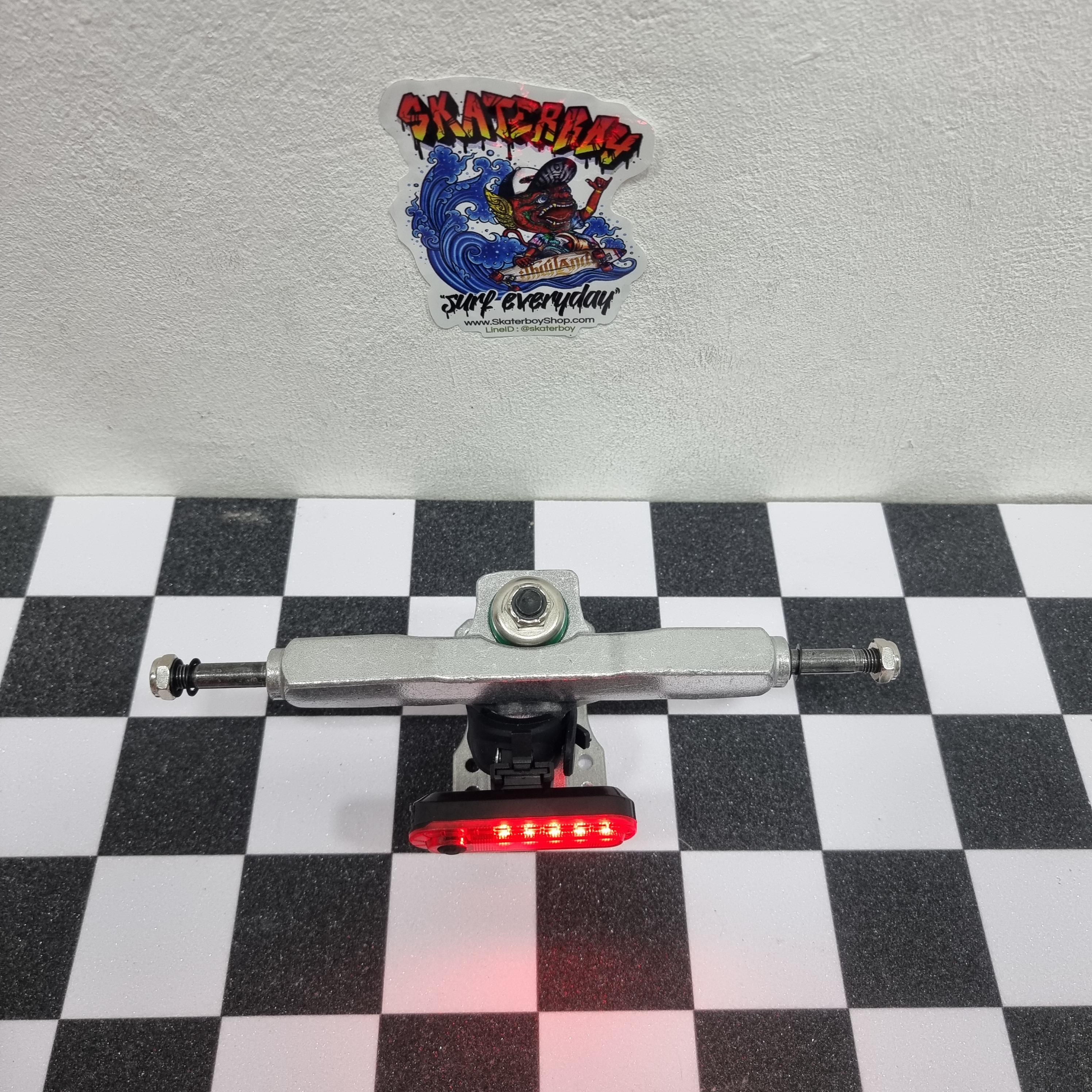 [0320][ลด50%] ไฟ LED สีแดง ยางรัดทรัคสเก็ตบอร์ดหนา แบบถูก