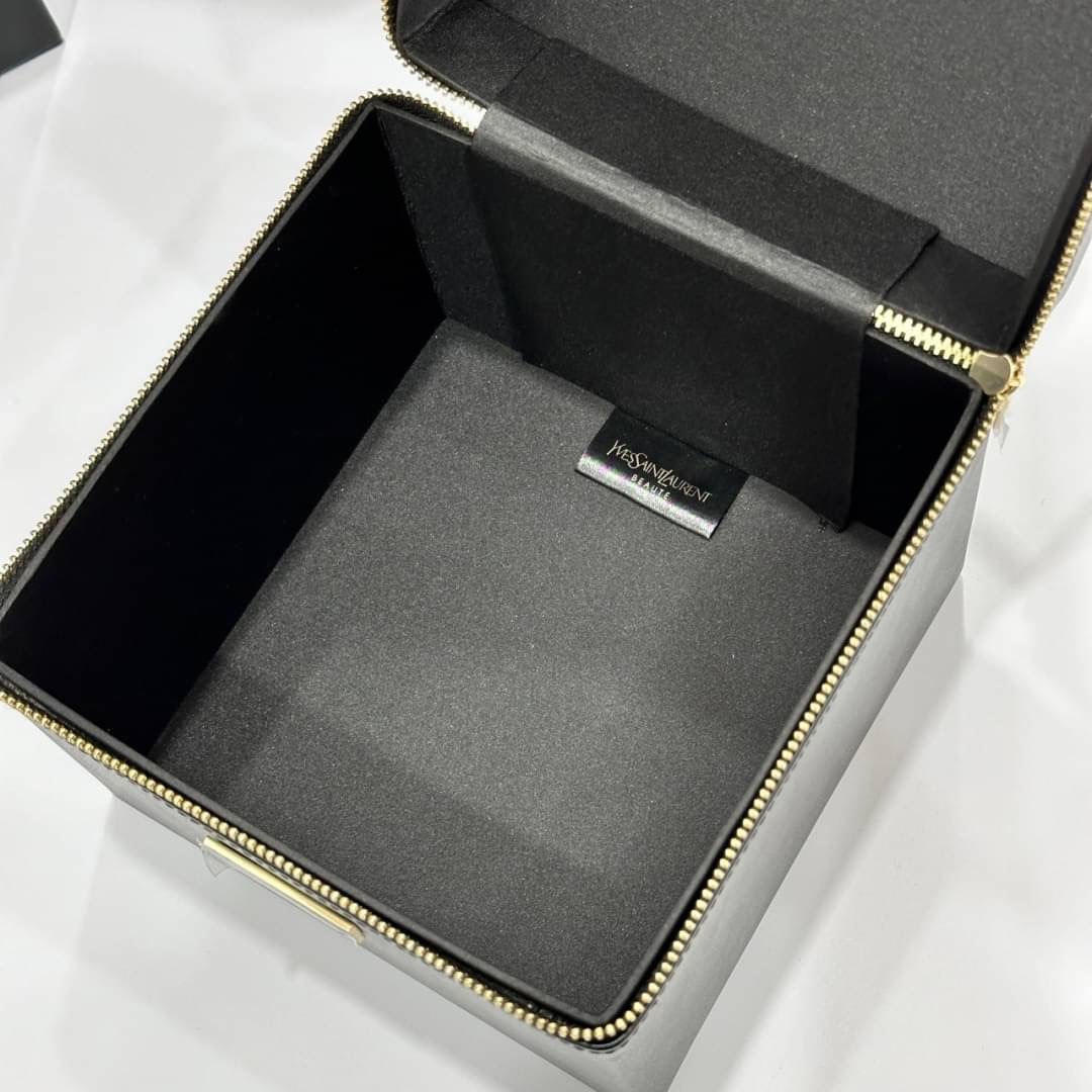 YSL Beaute Black Bag กระเป๋าเครื่องสำอางค์ใบใหญ่ หูหิ้ว