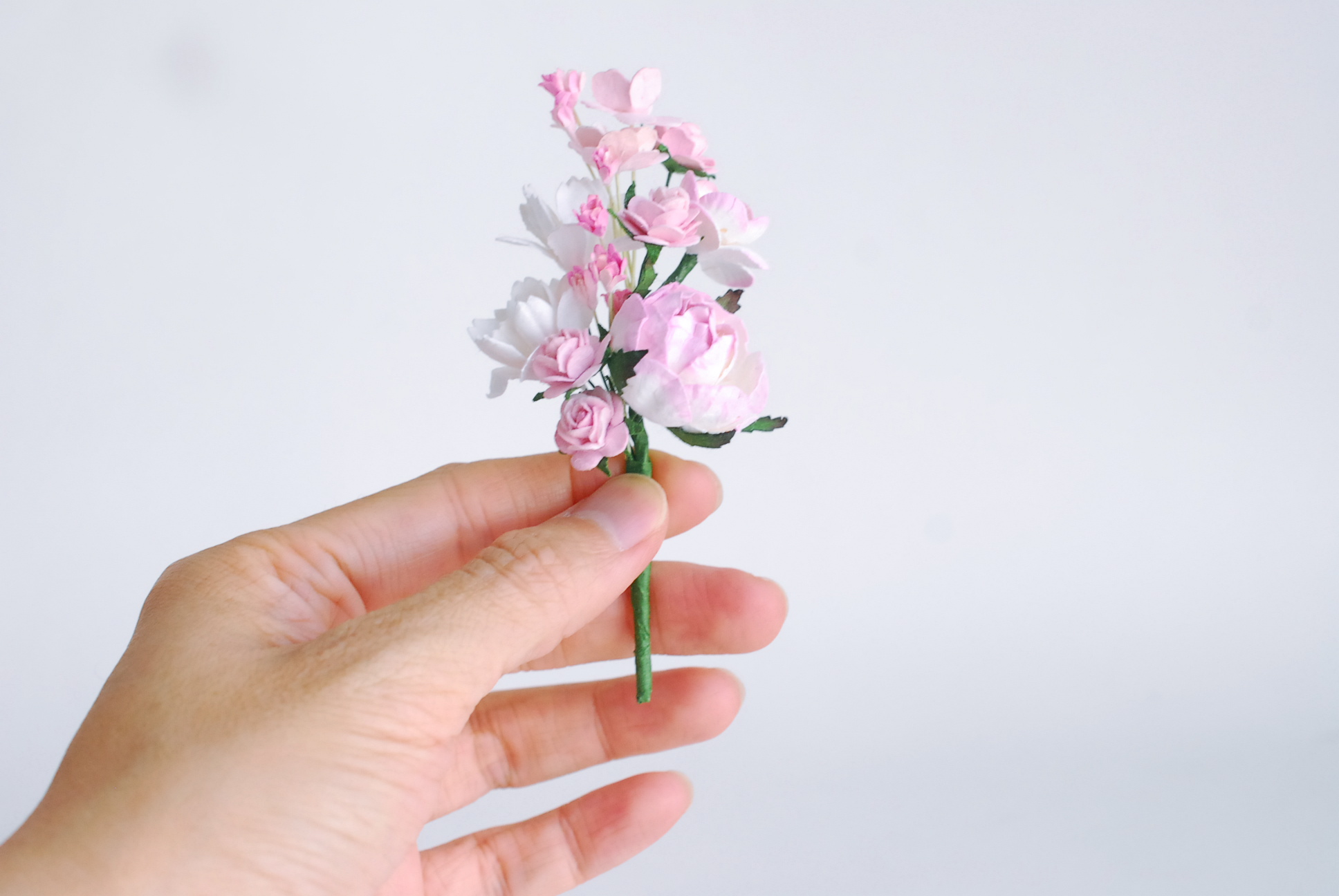 ช่อดอกไม้ติดอกเจ้าบ่าว ช่อดอกไม้ประดับ งานแต่งงาน งานประดิษฐ์ ของชำร่วย ดอกไม้กระดาษสา งานแต่งงาน DIY wedding boutonniere