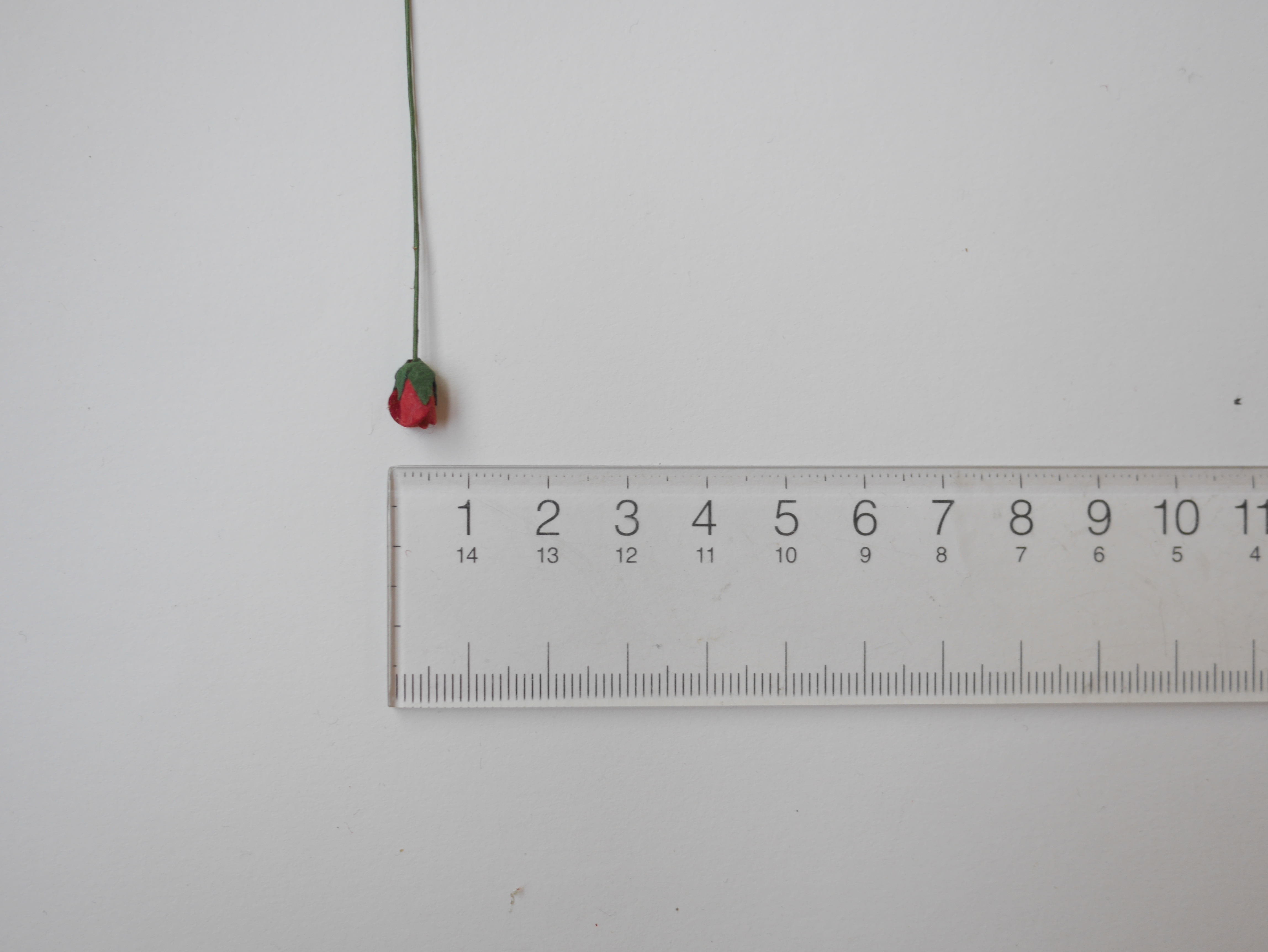 ดอกไม้กระดาษสา ดอกไม้กระดาษสา จตุจักร งานประดิษฐ์ ดอกไม้ทำข้อมือเพื่อนเจ้าสาว แต่งงาน, ดอกกุหลาบตูม 100 ดอก สีแดง paper flowers, budding roses flower 0.5x0.8 cm. 100 pieces. red color.