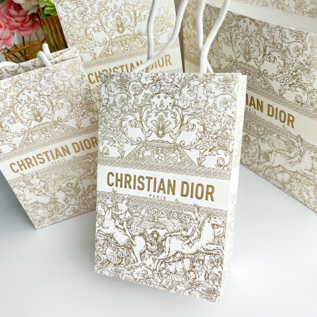 Dior ถุงกระดาษใบยาว ทรงสูง 14x22 cm.