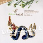 เข็มกลัดรูปพญานาค งานลงยาประดับเพชร สะท้อนเล่นไฟระยิบระยับ ดูหรูหราและสวยงามมากค่ะ น้ำเงิน (Blue)