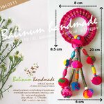 (1 ชิ้น) ยางรัดผมชาวเขามาลัยอุบะระย้าปอมปอม DIY แฮนด์เมด ประดับด้วยผ้า ไหมพรมปอมปอม ลูกปัดไม้ และกระพรวนหลากสี สไตล์โบฮีเมียนชาวเขาชาวดอย ผู้ใหญ่หรือเด็กก็ใช้ได้ สามารถใช้มัดผม รวบผม หรือเกล้าผมก็ได้ ดูเก๋ น่ารัก และมีสไตล์มากค่ะ หลายสี (Multi-color)