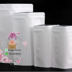 ซองซิปอลูมิเนียมเคลือบกระดาษคราฟสีขาวตั้งได้ ขนาด14x20+6cm แพ็ค100ชิ้น รหัสสินค้า: 006953