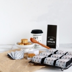 ถุงซองพลาสติกขยายข้างสีขาวดำลาย Handmade 5.5x12.5+2.8 cm. 100 ชิ้น : 1D004814