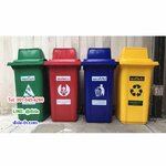 ถังขยะทรงเหลี่ยม พร้อมล้อเข็น ฝา 1 ช่องทิ้ง 240 ลิตร