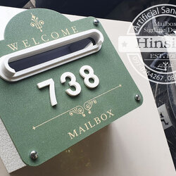 ตู้รับจดหมายสีเขียวลาย Welcomeปากขาว เลขขาว