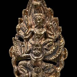 แหวนนารายณ์ ทรงครุฑ เนื้อ : สำริด ( ชนวนพระจอมขวัญ )