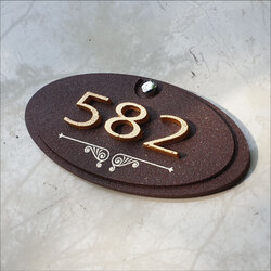 ป้ายบ้านเลขที่ รูปวงรีสีโอ๊คติดตัวเลขสีทอง ป้ายเลขที่ห้องสวยๆ เรซิ่นหินทรายแท้