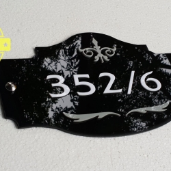 ป้ายบ้านเลขที่ อะคริลิคสีดำลายเทา ทรงวินเทจ