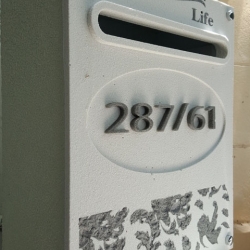 ตู้ไปรษณีย์สวยๆ หมู่บ้านสิลันตาไลฟ์ 5 ชลบุรี ผลิตตู้จดหมายวินเทจ หินทรายเทียม