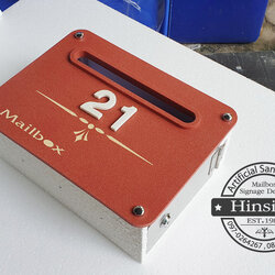 ตู้จดหมายลายmailboxสีแดงอิฐ