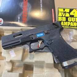 WE Glock18 G-Force Custom – เฟรมดำ สไลด์ดำ ลำกล้องเงิน T5