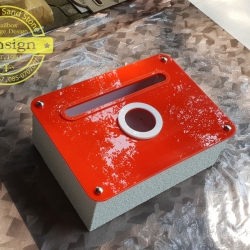 ตู้ไปรษณีย์อะคริลิค สีแดงมีชองมอง