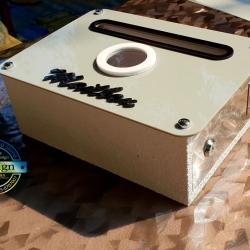 ตู้ไปรษณีย์สีเทาอะคริลิค อักษรmailboxสีดำ