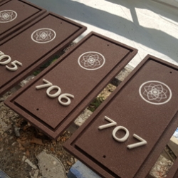 ป้ายเลขที่ห้องพัก นที Natee สีน้ำตาลเข้ม