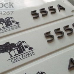 ป้ายเลขห้องพัก คาซ่าปาปาย่า ชะอำรีสอร์ท Casa Papaya Boutique Resort