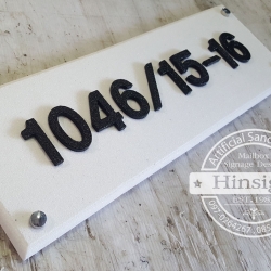 ป้ายบ้านเลขที่เนื้อหินทรายสีขาว ติดตัวเลขสีดำ รับผลิตป้ายทะเบียนบ้านสวยๆ