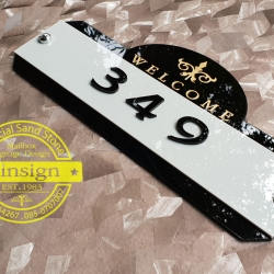 ป้ายบ้านเลขที่ อะคริลิคสีดำแถบเทา แกะสลักเวลคั่ม