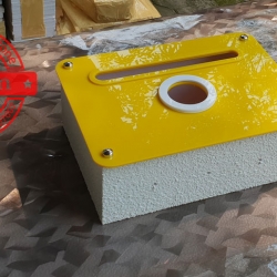 ตู้ไปรษณีย์อะคริลิคสีเหลือง แบบเรียบๆ