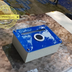 ตู้รับจดหมายอะคริลิค สีน้ำเงินแบบเรียบ มีช่องมอง