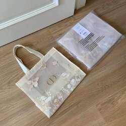 Dior VIP Tote Bag Exclusive (ขาว)