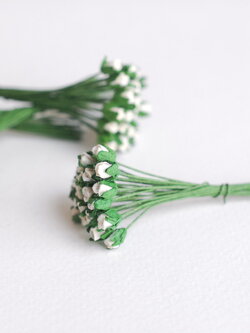 ดอกไม้กระดาษสา ดอกไม้กระดาษสา จตุจักร งานประดิษฐ์ ดอกไม้ทำข้อมือเพื่อนเจ้าสาว แต่งงาน, ดอกกุหลาบตูม 100 ดอก สีแดงปัดสีขาวcolor ขนาด 0.3x0.5 cm. paper flowers, budding roses flower 0.5x0.8 cm. 100 pieces. white color.