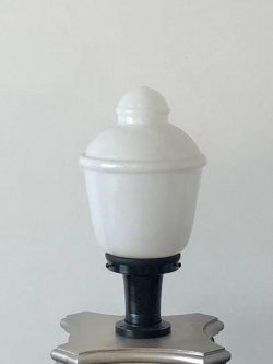 โคมไฟหัวเสาหัวโต นม